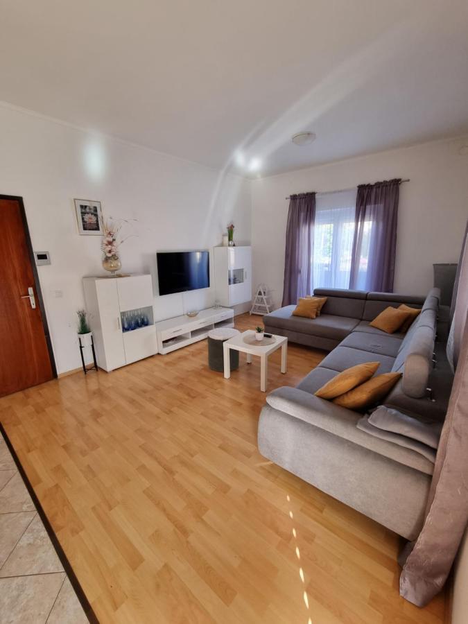 Apartments Lili Biograd Na Moru Exterior foto
