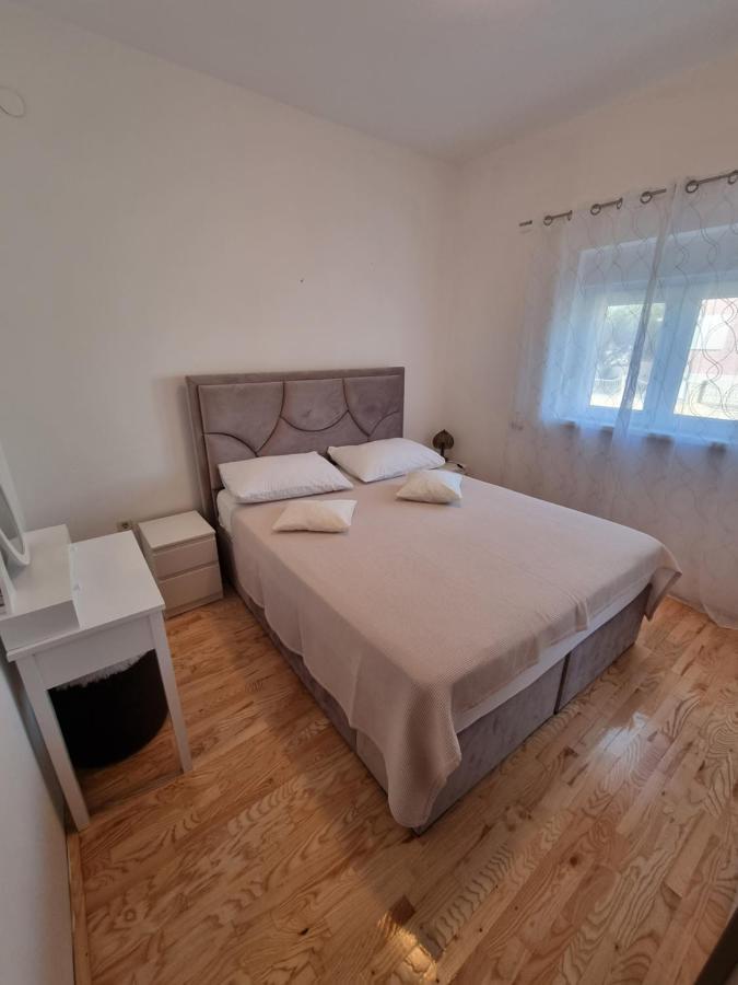 Apartments Lili Biograd Na Moru Exterior foto