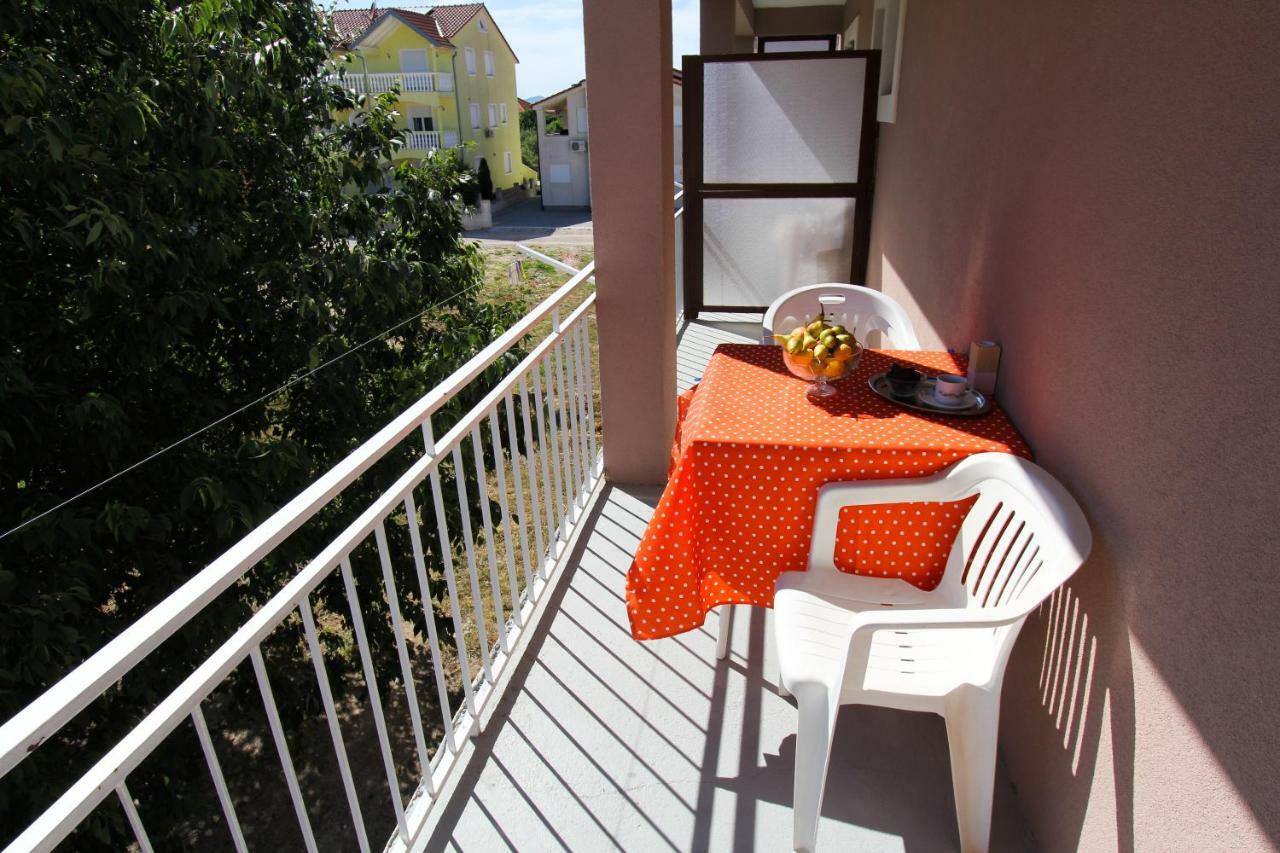 Apartments Lili Biograd Na Moru Exterior foto