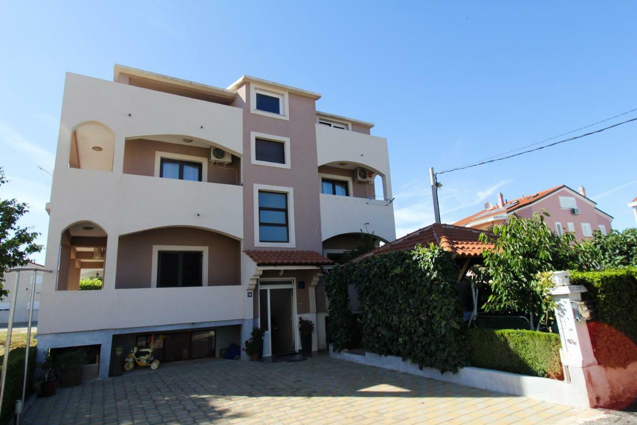 Apartments Lili Biograd Na Moru Exterior foto